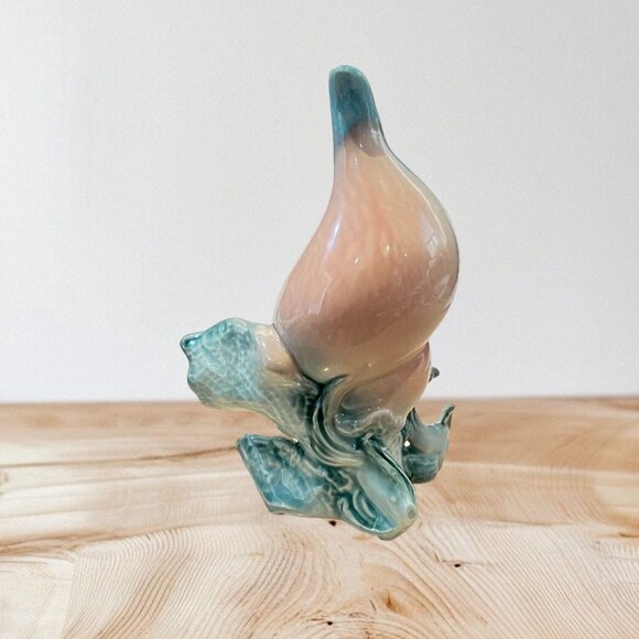 Mid Century Hull Pottery Ebb Tide Conch Bud Vase Peach Green 7" MCM Vintage "B" - Picture 4 of 13